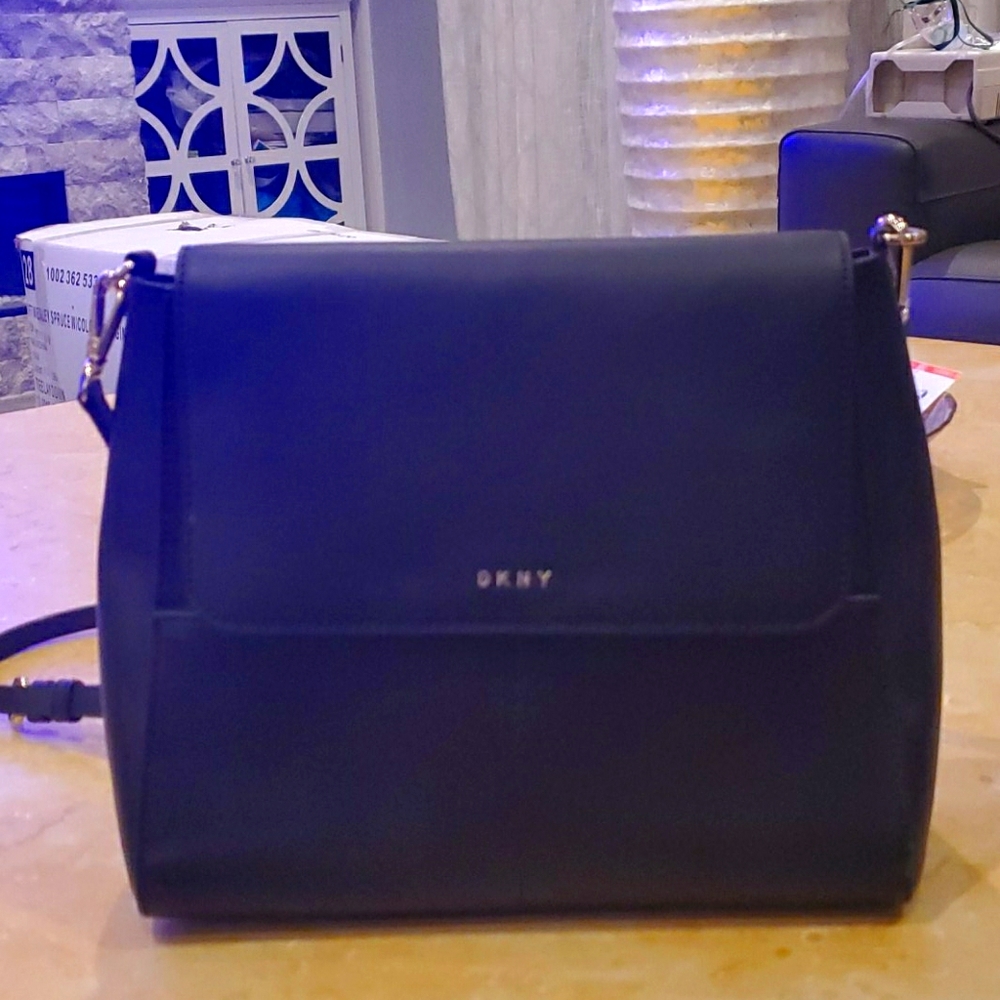 DKNY  black shoulder bag